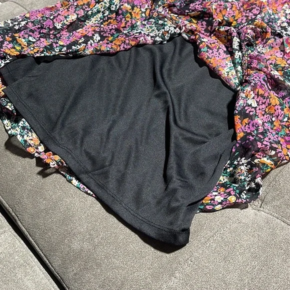 🥰🥰Vince Camuto V-Neck Floral Dress🥰🥰 - Picture 9 of 10